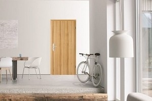 Drzwi wejściowe do mieszkania z fornirem z drewna naturalnego