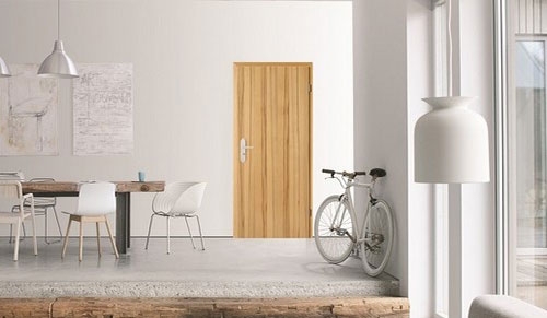 Drzwi wejściowe do mieszkania fornirowane naturalnym drewnem z drewna bukowego rdzeniowego